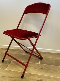 Chaise CHAISOR Style avec ossature bordeaux RAL 3011 ton sur ton